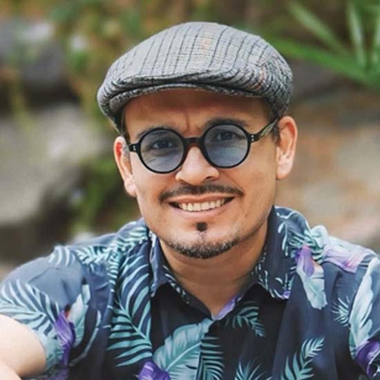 Profesora de Curriculum en religion Evangelica