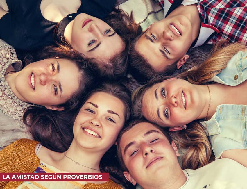 conversando sobre los amigos